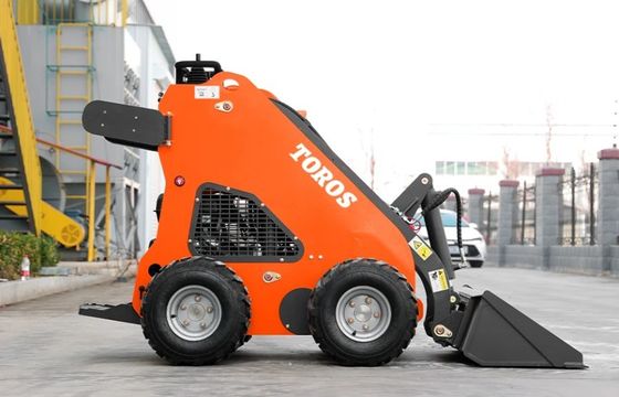 強力なミニ スタンドアップ スキッドステア 農業 スキッドステア 多用途